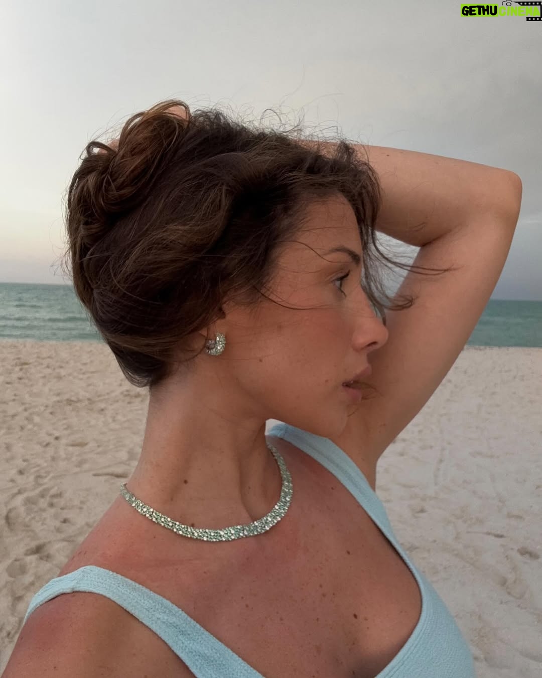 Isabeau Delatour - 93.3K Likes - Miami pastel dream avec @apmmonaco 🩵
Collaboration commerciale
