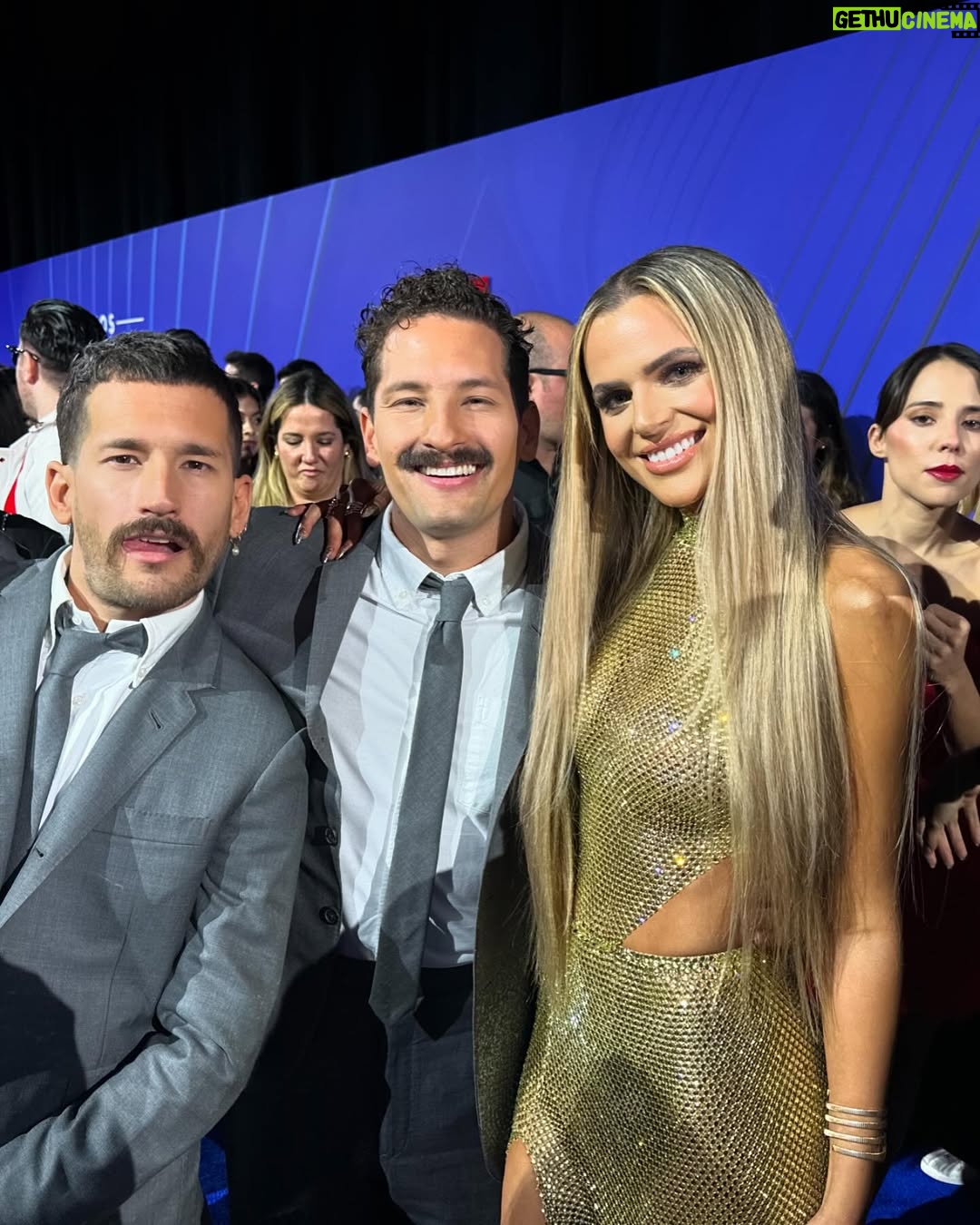 Isabella Castillo - 89.1K Likes - WHAT A NIGHT ✨💛
#latinbillboards
Styled by @readingp
Vestido @gianninaazar
Joyas @leslie.motajewelry
Sandalias @flordemariacollection
Glam @jessme77
Asistencia de Estilismo @gkcorbin22 & @natacharojasm
Fotos por @jjohann_
DREAM TEAM ⭐️⭐️⭐️