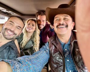 Isabella Castillo Instagram - Que les pareció el primer capítulo ? Los leo !!.🔥🔥🔥

No se pierdan @elsenordeloscielos a las 9/8 por @telemundo !! #ARRE 🔥🔥🔥