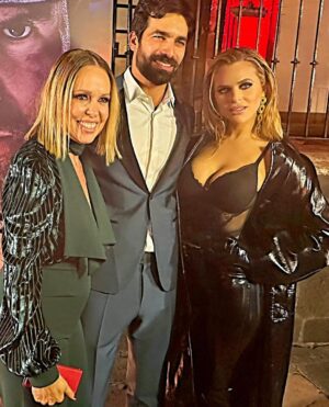 Isabella Castillo Instagram - Pre-estreno @elsenordeloscielos 
Proud ✨✨🤍🤍.
.
.
HMU: @reybeautyart