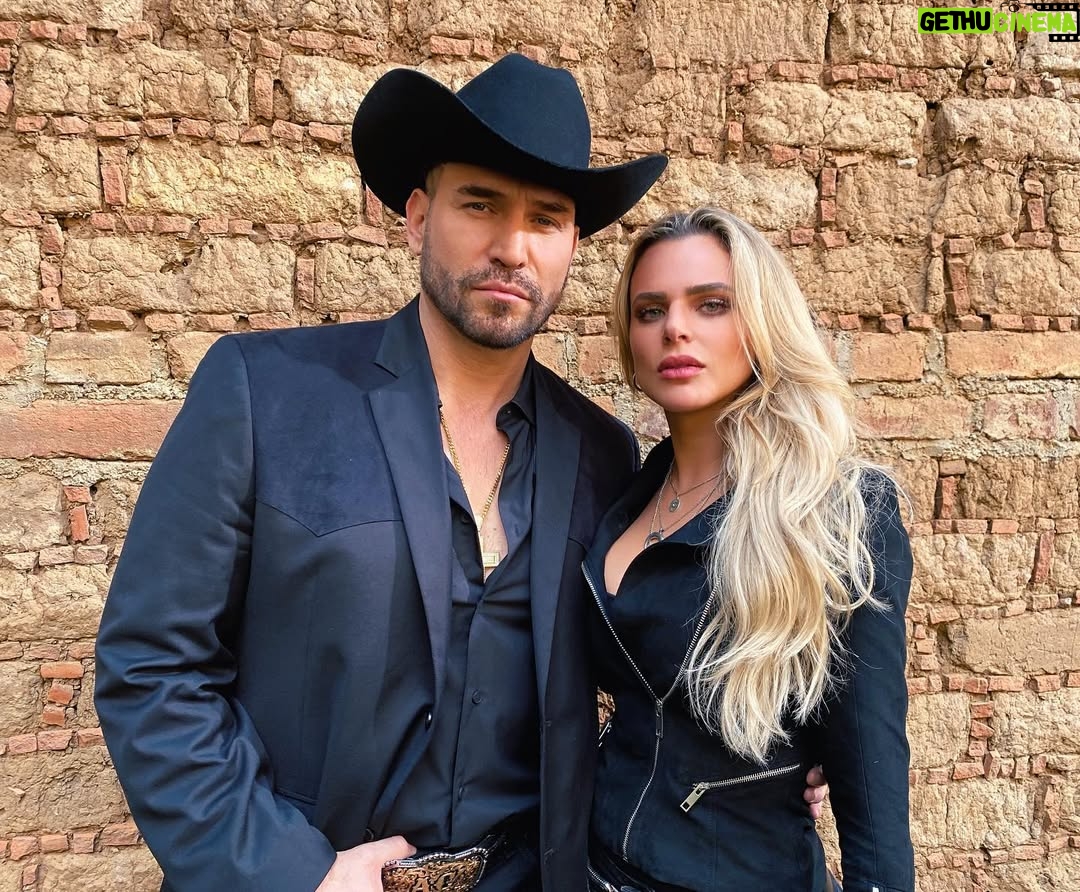 Isabella Castillo - 138.8K Likes - Aqui 🎬 con el mero mero @rafaelamayanunez que bonito grabar contigo 💣💥🔥@elsenordeloscielos @telemundo #Arre #Machin #Macizo #dianaahumada
