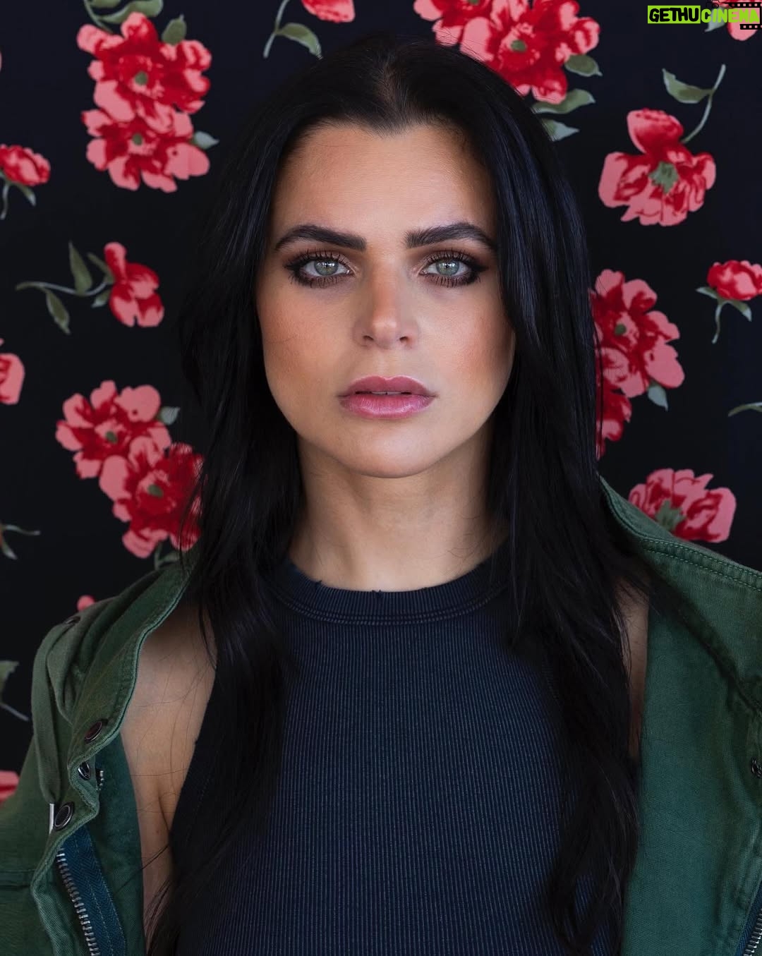 Isabella Castillo - 92K Likes - Cuando el dueño de tu airbnb se convierte en tu gran amigo psicólogo fotógrafo and much more (saca a pasear a tu perra) @ramontesdeoca eres the G.O.A.T 💚