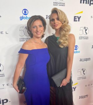 Isabella Castillo Instagram - @iemmys what an amazing night! The best company 🖤las mejores risas, las mejores charlas.. I love you guys 🤍 el #emmy Se quedó en casa @telemundo @nbcuniverso FELICIDADES 🍾🎉🎊 @karenbarroeta @mariabadillot @xcantuarias22 @zelkoland @maryblacksuarez @jackybrv @ximenaherrera7 !!!!!! 
DREAM TEAM 🤍

GLAM.

Stylist: @nessdeluna .
Dress: @alersundi .
Jewels: @iconique.jewels .
HMU: @makeupartistale .