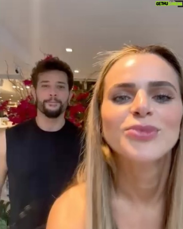 Isabella Castillo - 117.2K Likes - Brunch con Grachi 🧡✨🦋