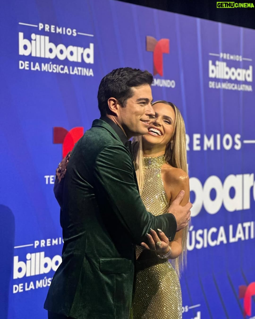 Isabella Castillo - 89.1K Likes - WHAT A NIGHT ✨💛
#latinbillboards
Styled by @readingp
Vestido @gianninaazar
Joyas @leslie.motajewelry
Sandalias @flordemariacollection
Glam @jessme77
Asistencia de Estilismo @gkcorbin22 & @natacharojasm
Fotos por @jjohann_
DREAM TEAM ⭐️⭐️⭐️