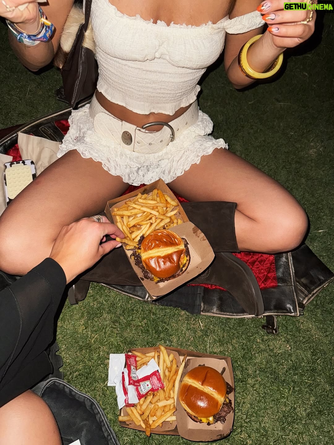 Isadee Jansen - 9.9K Likes - coachella day 1 ā¤ļøāš„