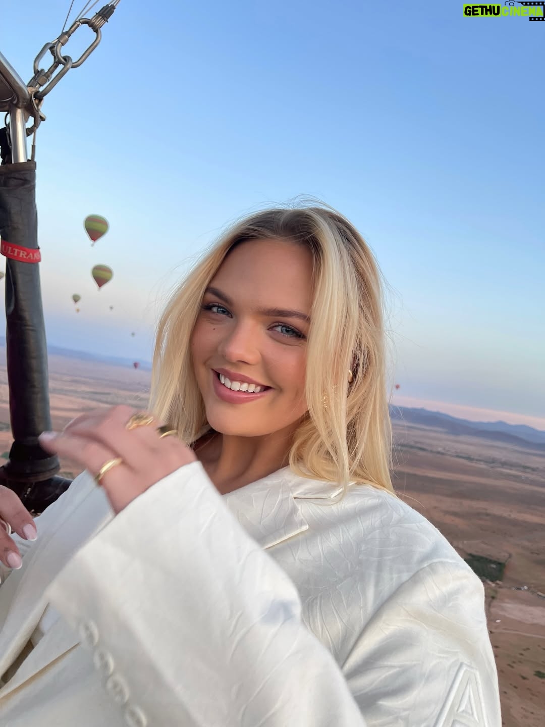 Isadee Jansen - 4.8K Likes - 26 today. still missinā 2015 filters tho š