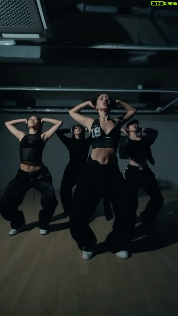 Isak Woo - 14.8K Likes - #likejennie original ver. Team SVG😈
#likejennie #savage