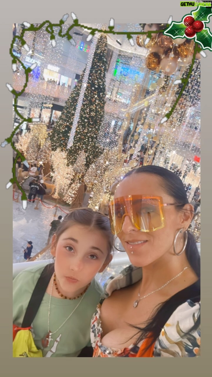 Ivonne Montero - 6.7K Likes - Después de nuestro domingo de Misa 🙏🏻 una tarde de paseo..
Ya viene pronto los festejos de finde año.. La Noche Buena, Navidad y Año Nuevo.. VAMOS CON TODO A CERRAR ESTE 2024🥰🤩🦋🥳🥹🥰🌿💞🥳🍻🔥