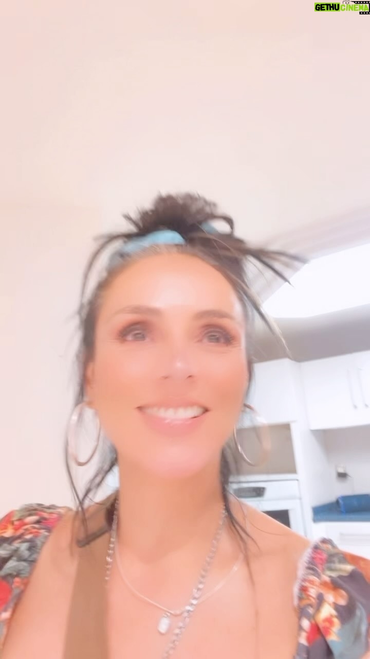 Ivonne Montero - 11.1K Likes - Extraordinariamente llegan a nosotros necesarios cambios, y divinos proyectos.. MARAVILLOSO DÍAS VENDRÁN!! en el momento preciso.. el tiempo de Dios.. Están ocurriendo tantas bendiciones.. y cómo no tenerlas si vienen de ustedes Familia tan querida y amada.. de verdad.. tanto que agradecerles.. a todos los amo.. a todoooos!! 🙏🏻🍀🌸💞🦋💞🌸🍀🙏🏻