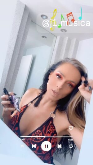 Ivonne Montero Instagram - Hoy es #ungrandia 💞🦋🎶🦋💞