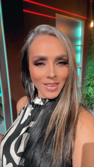 Ivonne Montero Instagram - HOY EN PUNTO DE LAS ⏰00:00am de este lunes 29 de abril se estrena mi videoclip #adios #tumbado ENTRA A MI CANAL DE #youtube PARA CHECARLO. Te va a encantar. 
#estrenomundial #musica #cantante #videoclip