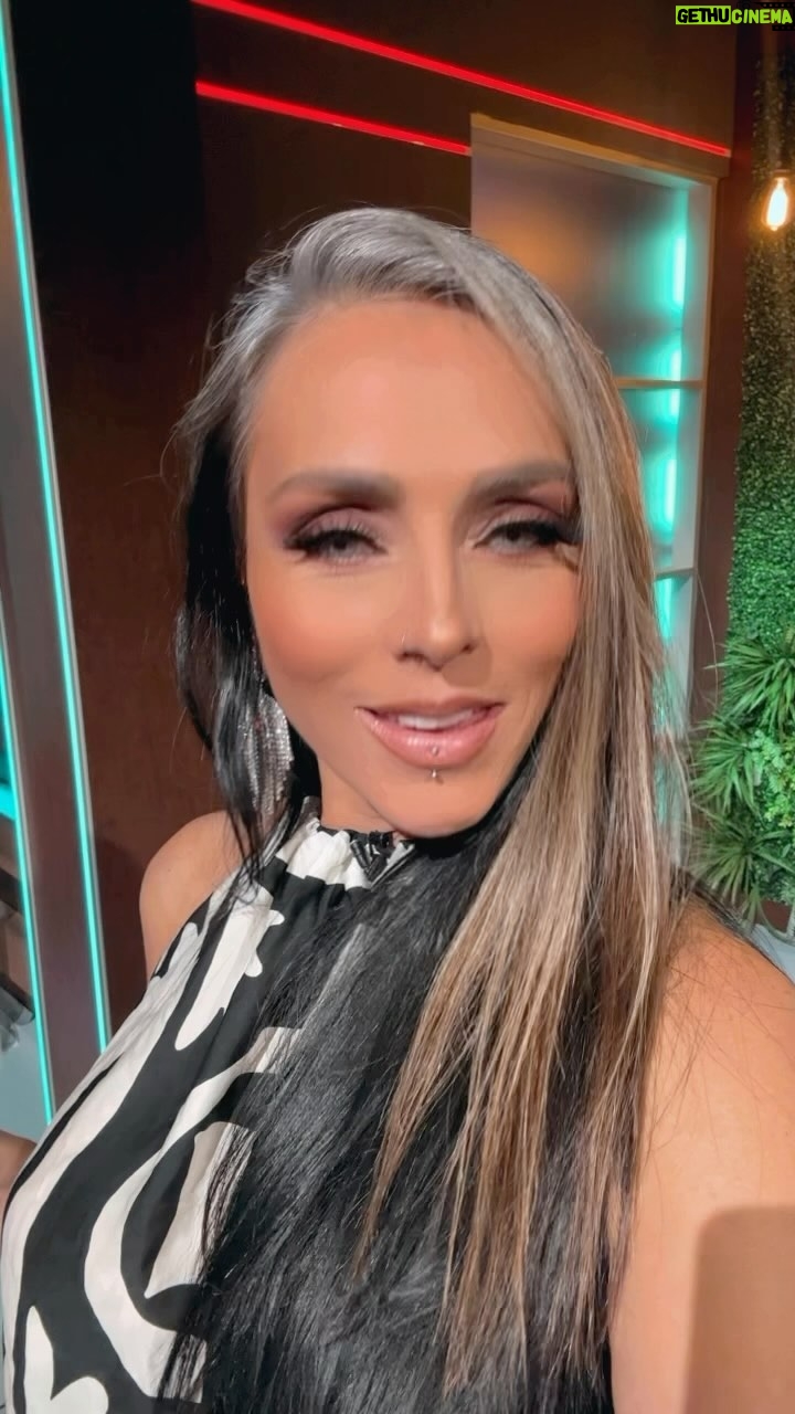 Ivonne Montero - 10.4K Likes - HOY EN PUNTO DE LAS ⏰00:00am de este lunes 29 de abril se estrena mi videoclip #adios #tumbado ENTRA A MI CANAL DE #youtube PARA CHECARLO. Te va a encantar.
#estrenomundial #musica #cantante #videoclip