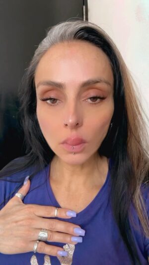 Ivonne Montero Instagram - Recomiéndenme que hacer?? 😅