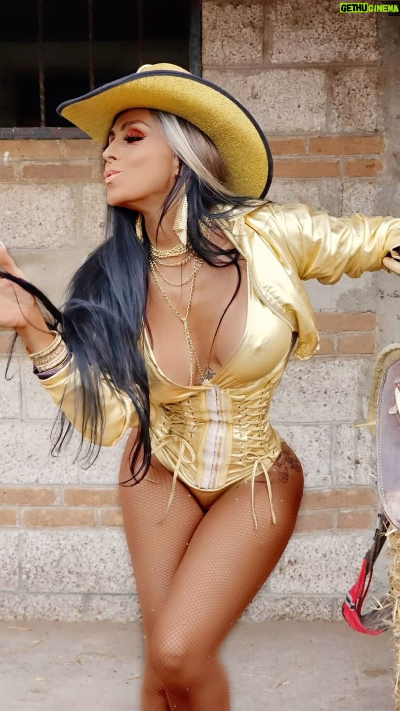 Ivonne Montero - 13K Likes - 🦋🎶🦋