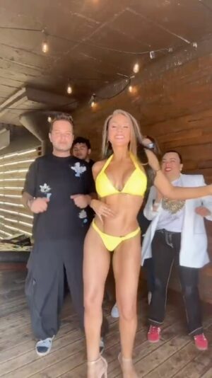 Ivonne Montero Instagram - Y mientras tanto en L.A. bailamos así.. 
🦋💞🔥💃🏻🔥💞🦋
#simedejas #bachata #musica #buenamusica #amor #quererbonito #siemprejuntos #mexico #colombia