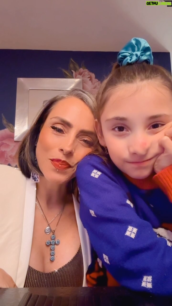 Ivonne Montero - 17.3K Likes - FELIZ AÑO NUEVO 2025 FAMILIA!!
🪄🥂🍄💞🦋