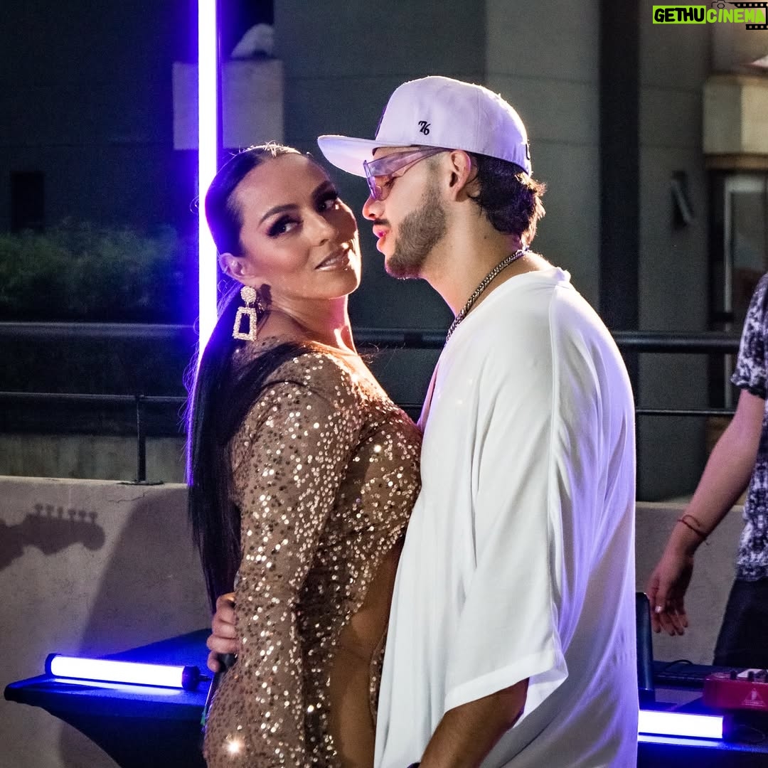 Ivonne Montero - 8.6K Likes - “Si Me Dejas” ya está en TODAS las plataformas.
El videito sale esta noche 7pm 🇲🇽 - 8pm 🇨🇴
Mientras tanto, suban sus historias con su parte favorita 🥹
#nuevamusica #bachata #mexico #colombia