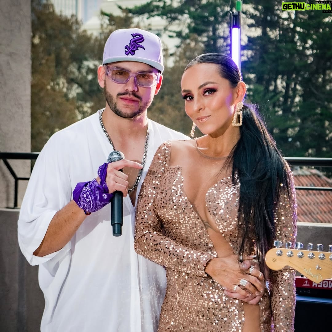 Ivonne Montero - 8.6K Likes - “Si Me Dejas” ya está en TODAS las plataformas.
El videito sale esta noche 7pm 🇲🇽 - 8pm 🇨🇴
Mientras tanto, suban sus historias con su parte favorita 🥹
#nuevamusica #bachata #mexico #colombia
