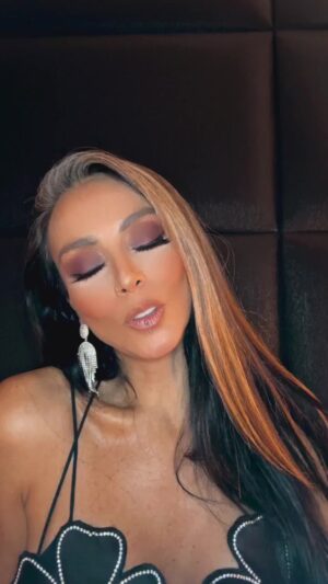 Ivonne Montero Instagram - Sobre el lanzamiento de #adios mi nuevo #temamusical #tumbado #videoclip 🎶🎤🎵🎼🎉
Sobre #lcdlf4 voy por @rodrigo_romeh #ganador y mucho más🔮🦋🥳💞🦋