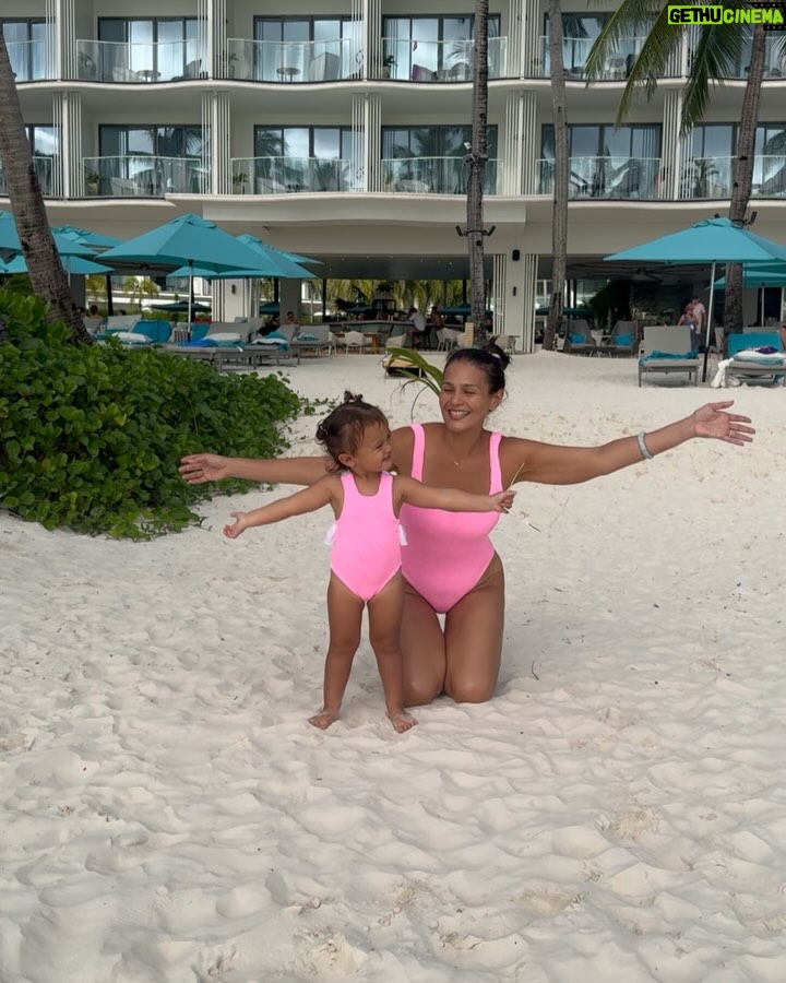 Iza Calzado - 48.7K Likes - Just a couple of months ago I was twinning at the beach with my little girl. 💖👯♀️ and soon we’ll be heading to our next destination! ⛰️
Ps. Thank you Lolly @fridaywintle for Deia’s super cute @hunzag swimsuit and to @araw.theline for having the same colour in your store at the perfect time! ✨