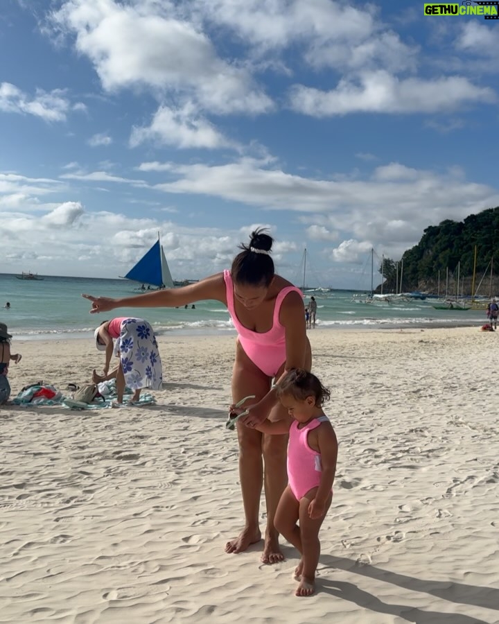 Iza Calzado - 48.7K Likes - Just a couple of months ago I was twinning at the beach with my little girl. 💖👯♀️ and soon we’ll be heading to our next destination! ⛰️
Ps. Thank you Lolly @fridaywintle for Deia’s super cute @hunzag swimsuit and to @araw.theline for having the same colour in your store at the perfect time! ✨