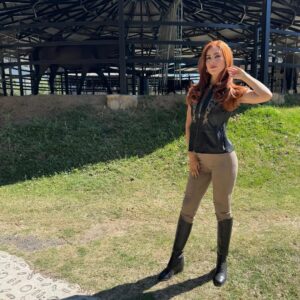 Jackie Sauza Instagram - Que team eres, Hacienda Pérez Soler o Hacienda La Paz??? @meatrevoaamarte ❤️/😈