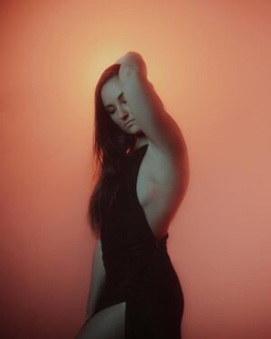 Jade Fraser Instagram - “Hay tres maneras de hacer las cosas: la correcta, la incorrecta y la mía.” Casino (1995)

Siempre brillando la talentosa @jadefrasermx 
#portrait #fotografia #filmportrait #film #filmphotography