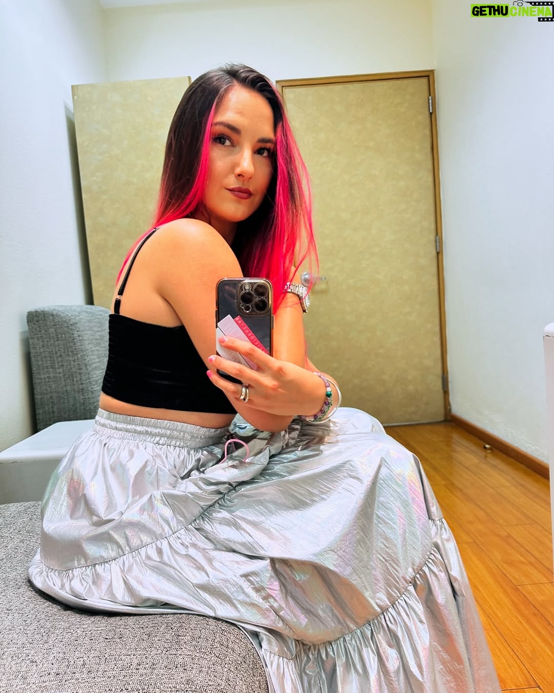 Jade Fraser - 7.1K Likes - Es Hoy
Es Hoy
Es Hoy 6:50 pm en @quebuenahora por @canalunicable con mi apa @omarfierrooficial y @nicolaporcella12 🤙🏽
Stylist de: @shopcider_mx 👌🏽👗🫶🏽