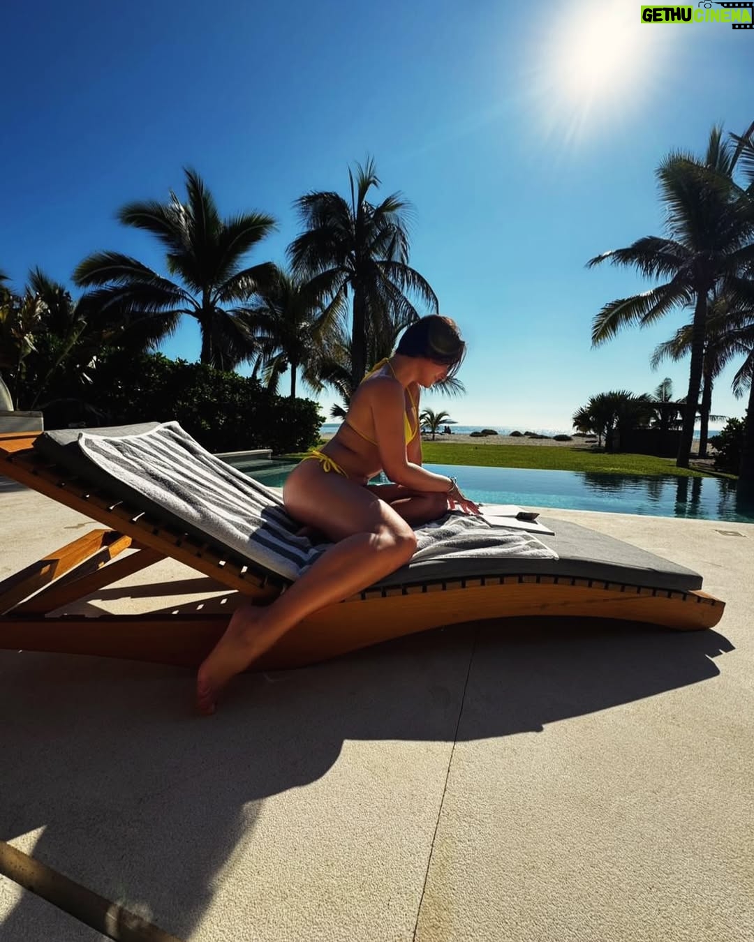 Jade Fraser - 5.1K Likes - El lugar donde nos estamos quedando es divino. 😍¿Te gustaría aprender cómo hacer que tus vacaciones se paguen solas? 😋 Los inversores están ganando la apreciación del capital y altos ingresos de alquiler mediante la inversión en bienes raíces costeras y, en esencia, están de vacaciones gratis.
Si estás interesado en aprender más sobre el mercado de bienes raíces caliente de Puerto Escondido y obtener más información participa en el lanzamiento de ventas de La Flia II mañana (sábado) sigue @mexlivn y suscríbete al club de inversores Puerto Escondido.
🌅🏡🏝️🏄🏽♀️
@lafliamx @bayside_puertoescondido @bayside_real_estate_huatulco #inversiones #visitapuertoescondido