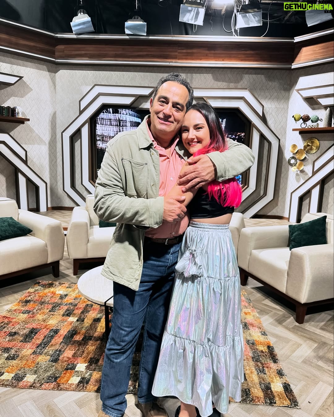 Jade Fraser - 7.1K Likes - Es Hoy
Es Hoy
Es Hoy 6:50 pm en @quebuenahora por @canalunicable con mi apa @omarfierrooficial y @nicolaporcella12 🤙🏽
Stylist de: @shopcider_mx 👌🏽👗🫶🏽