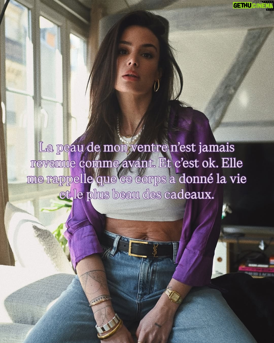 Jade Leboeuf - 25.1K Likes - J’ai pris 23 kilos pour Elon. Les banana bread du confinement ont bien aidé, mais surtout… j’ai donné la vie. Je ne me suis pas pressée. Il m’a fallu environ un an pour perdre ces kilos, retrouver de l’énergie, me découvrir dans ce nouveau rôle et doucement retendre ce corps. Cinq ans plus tard, je continue. C’est devenu ma thérapie. Cette peau, qui parfois me complexe, ne redeviendra jamais comme avant. Mais elle est là pour me rappeler ce que mon corps a accompli. Le plus beau cadeau qu’il m’ait fait.