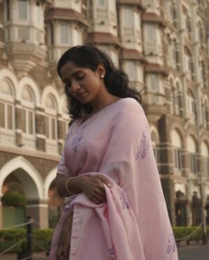 Jamie Lever Instagram - मिलने कि उम्मीद तो नही है तुमसे 
लेकिन 
कैसे कहदू कि इंतज़ार नही है

Concept & Photography @amitkhannaphotography HMU @makeupbyanshu Styling team @stylingbyvictor @styleby_antara @sohail__mughal___ @janvijain123 Asst photographer @kapil_parmar0751