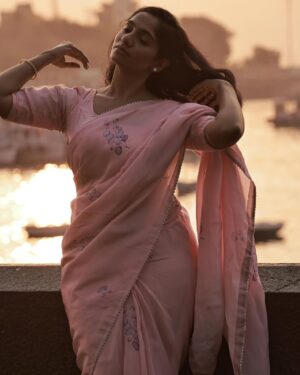 Jamie Lever Instagram - मिलने कि उम्मीद तो नही है तुमसे 
लेकिन 
कैसे कहदू कि इंतज़ार नही है

Concept & Photography @amitkhannaphotography HMU @makeupbyanshu Styling team @stylingbyvictor @styleby_antara @sohail__mughal___ @janvijain123 Asst photographer @kapil_parmar0751