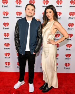 Jamie-Lynn Sigler Instagram - Rob’s out of sweatpants!  Thanks for having us @iheartradio