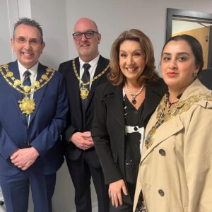 Jane McDonald Instagram - I had a wonderful day opening the MRI diagnostic suite at Pinderfields Hospital. Felt very proud and humbled to be amongst the people who made this happen. Congratulations to you all. Xx
@midyorkshirenhs #nhs #wakefield #yorkshire