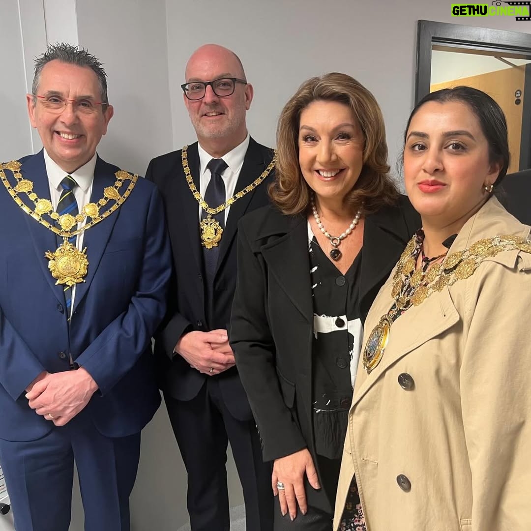 Jane McDonald - 6.2K Likes - I had a wonderful day opening the MRI diagnostic suite at Pinderfields Hospital. Felt very proud and humbled to be amongst the people who made this happen. Congratulations to you all. Xx
@midyorkshirenhs #nhs #wakefield #yorkshire