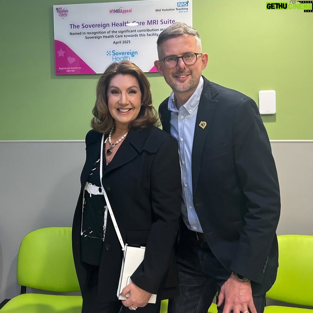Jane McDonald - 6.2K Likes - I had a wonderful day opening the MRI diagnostic suite at Pinderfields Hospital. Felt very proud and humbled to be amongst the people who made this happen. Congratulations to you all. Xx
@midyorkshirenhs #nhs #wakefield #yorkshire
