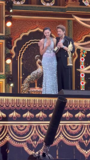 Janki Bodiwala Instagram - The dream of hearing “and the award goes to” following my name has fulfilled today and that too from @iamsrk sir himself, can’t thank enough!
Thank you @iifa for this lifetime memory. 

Thank you @krishnadevyagnik for Vash, it wouldn’t have been possible without you. 
Thank you @vikas71 @kumarmangatpathak #jyotideshpande for Shaitaan!

Now comes the man who made it all possible, who made sure that I never feel like an outsider and who brought me back from my starstruck moment to my character, none other then @ajaydevgn sir!

Thank you @actormaddy sir for the support and all the insightful lessons.

And here comes my favourite @jyotika ma’am for giving me immense love and support.

@anngadofficial you little brat, your presence was as delightful as your face.