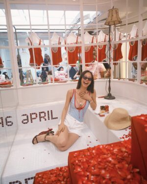 Jarinporn Joonkiat Instagram - @aprilpoolday Phuket old town! 💘🫣

#aprilpooldayphuket
#aprilpoolday