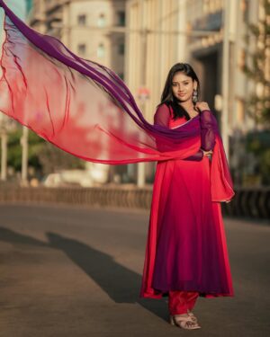 Jasmine Parveen Instagram - 💜🦋
.
.
📸: @jascaptures_ 
👗: @akshara___boutique