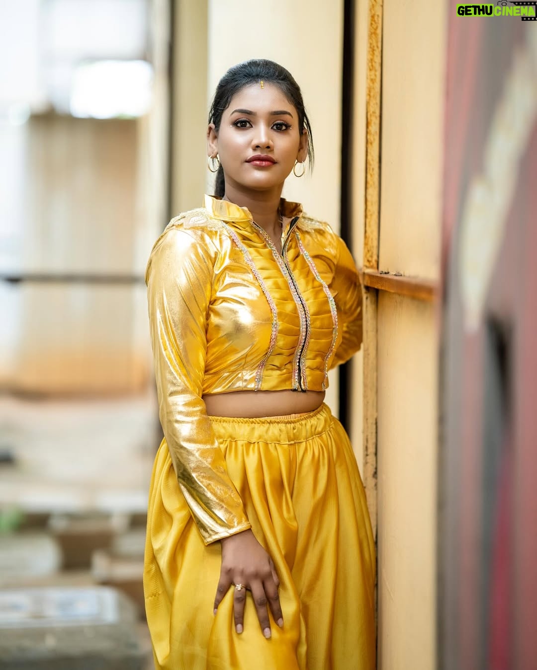 Jasmine Parveen - 9.6K Likes - Jodi r u ready @vijaytelevision
.
.
📸: @merrytohearts_
💄: @miss_pretty_makeoverartist
🪮: @makeover_by___archana