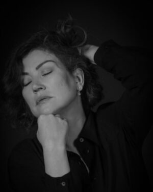 Javiera Contador Instagram - Feliz y agradecida de formar parte de la exposición fotográfica “Manos a la obra” que estará durante todo Marzo en @tm_lascondes .
Las fotos son de @natalia_photo 
🌟🌟📸 #Gracias