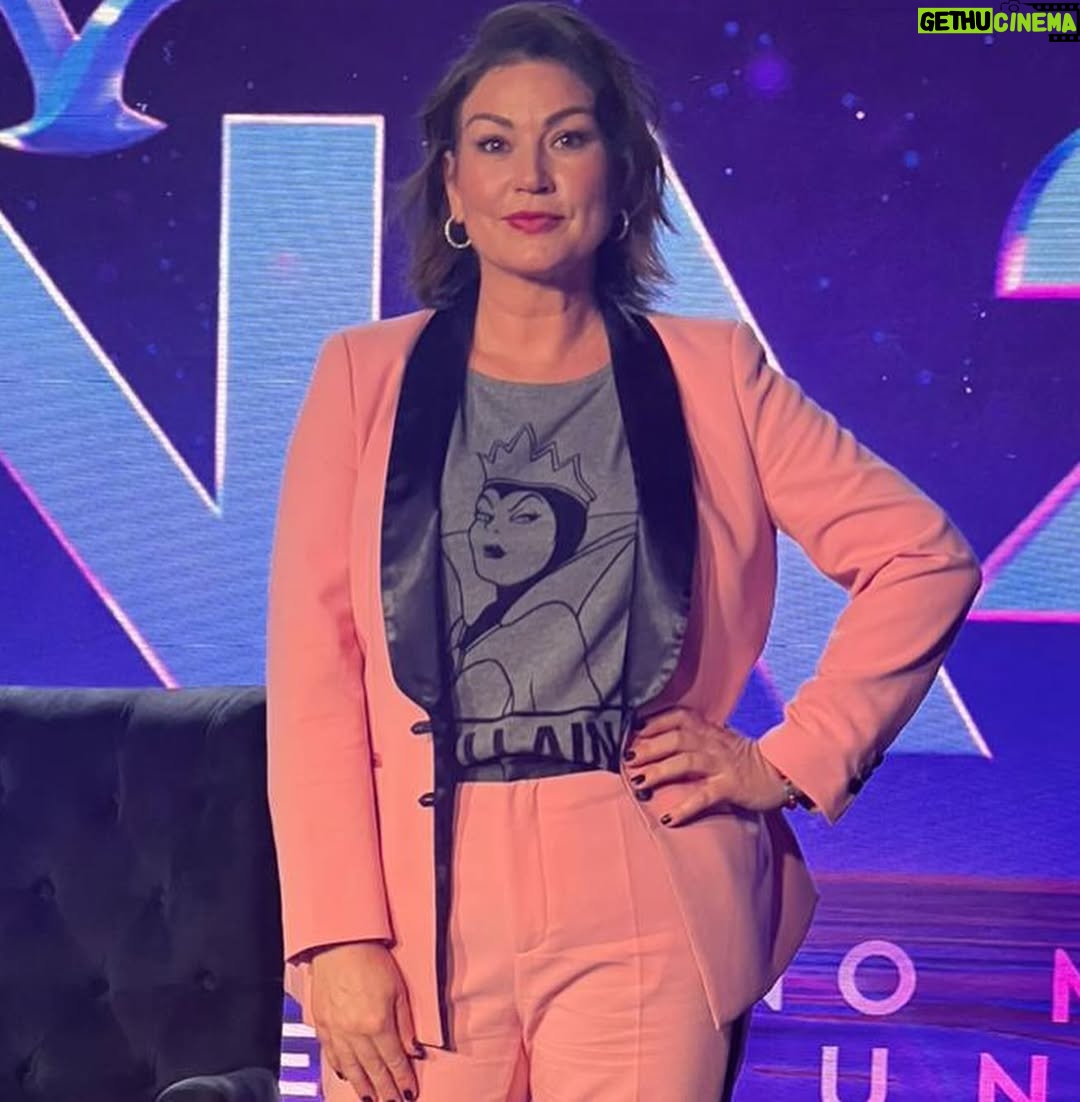 Javiera Contador - 53.5K Likes - Conferencia de prensa ViƱa 2024.
Se jue la bolitaā¦
Gracias a mi equipo lindo y gracias por todo el cariƱo recibido en estos dias.ā¤ļøā¤ļø
Amor y Humor siempre.š«¶š«¶