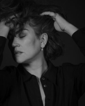 Javiera Contador Instagram - Feliz y agradecida de formar parte de la exposición fotográfica “Manos a la obra” que estará durante todo Marzo en @tm_lascondes .
Las fotos son de @natalia_photo 
🌟🌟📸 #Gracias