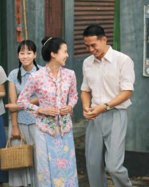 Jeanette Aw Instagram - 好的搭档可遇不可求。很感恩能与一位默契十足的演员对戏，让山本月娘这个角色真正鲜活起来。
月娘的一生都在为黄家、朋友，最终为她的儿子付出一切，却从未找到属于自己的幸福。这既是她的坚强，也是她的遗憾。