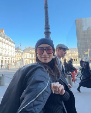Jeannie Mai Instagram - Dump..but make it sexy 🤌

Also, have you seen #Opus? I’m so proud of my talented friend @steph_shep in her new flick @opusmovie written and directed by @markanthonygreen Guys, I haven’t watched ANYTHING that thrilling in a minute😱 in theaters now!🍿