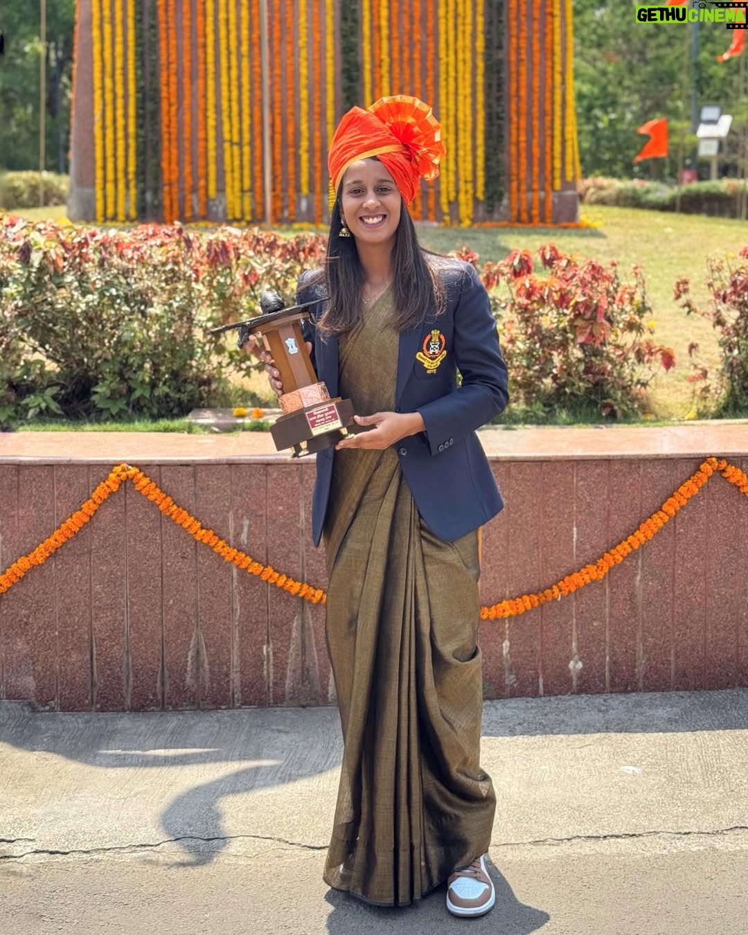 Jemimah Rodrigues - 301.2K Likes - Overwhelmed with gratitude! Received the Shiv Chhatrapati State Sports Award - Maharashtra’s highest Sporting Honour today!
Swipe to the last slide for a blast from the past - 15 years ago, I got selected in hockey for Maharashtra U19 as a 9-year-old on THIS SAME TURF! Life’s done a full circle wala moment! Thank you, Govt of Maharashtra, for this incredible recognition 😇🙏🏼