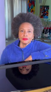 Actress Jenifer Lewis HD Photos and Wallpapers June 2025