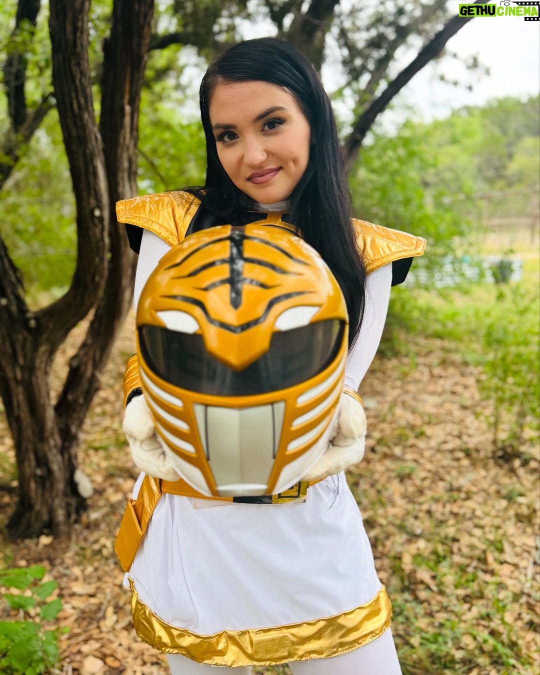 Jenna Frank - 21.9K Likes - May The Power Protect You 🤍 #powerrangers
@lotwhitedragon @powerrangers
Costume by @deaconrap
Makeup by @blueartistamua